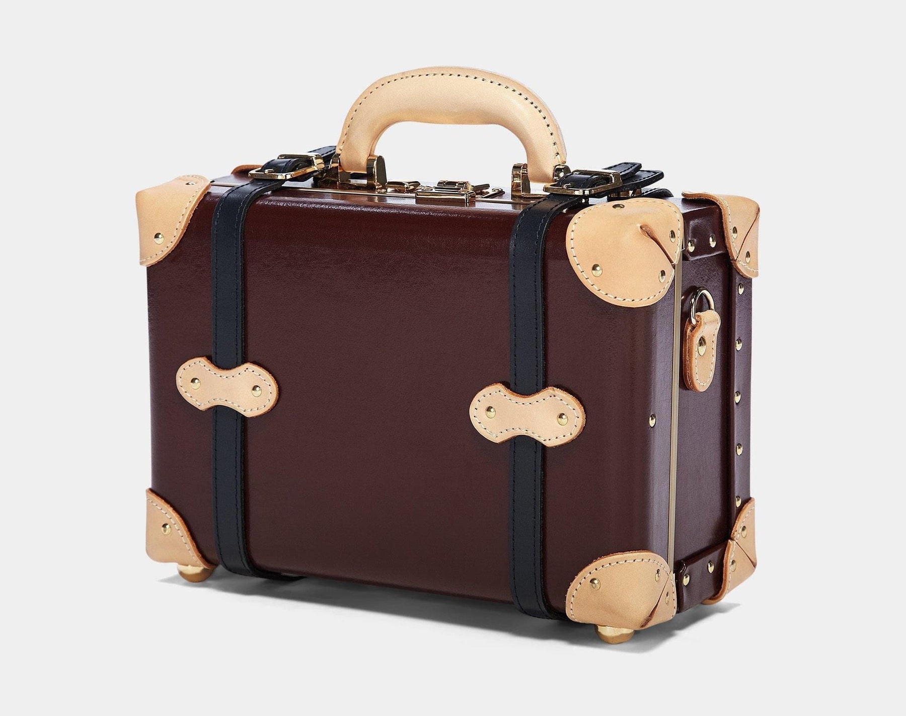 Angled product view of the vanity Architect leather suitcase in burgundy