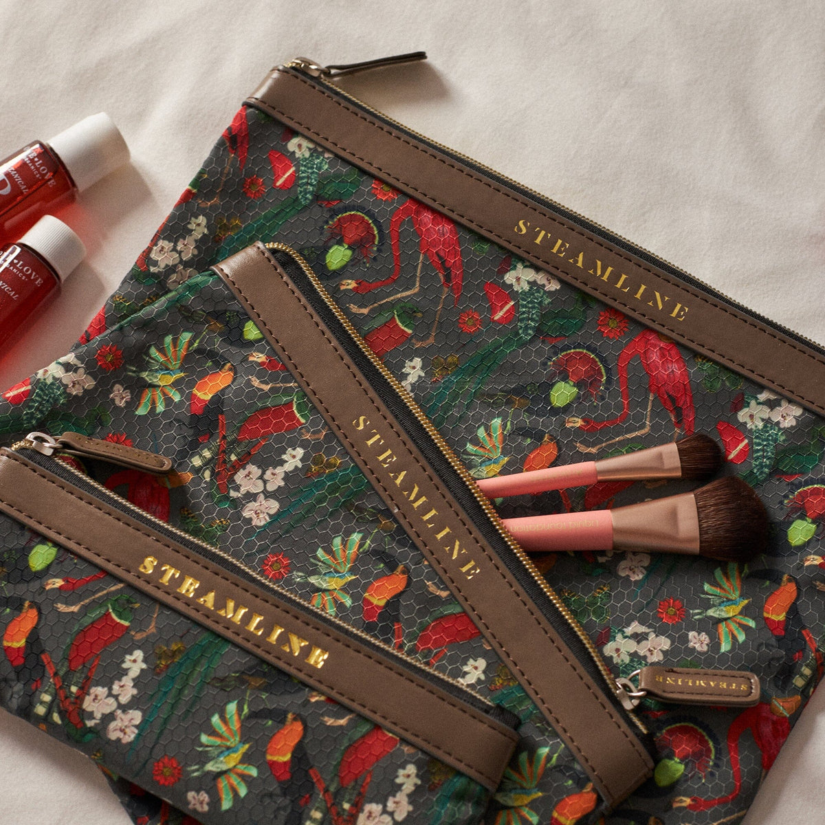 The Olive Bird - Cosmetic Case Set