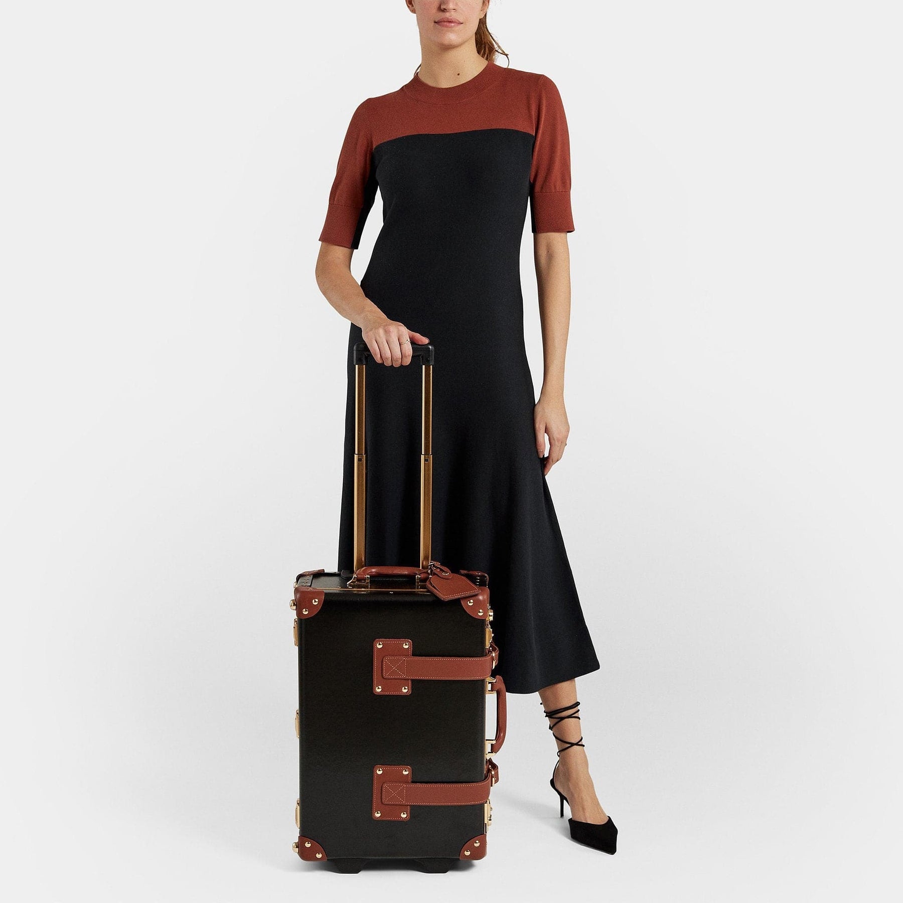 The Diplomat - Black Carryon Carryon Steamline Luggage 