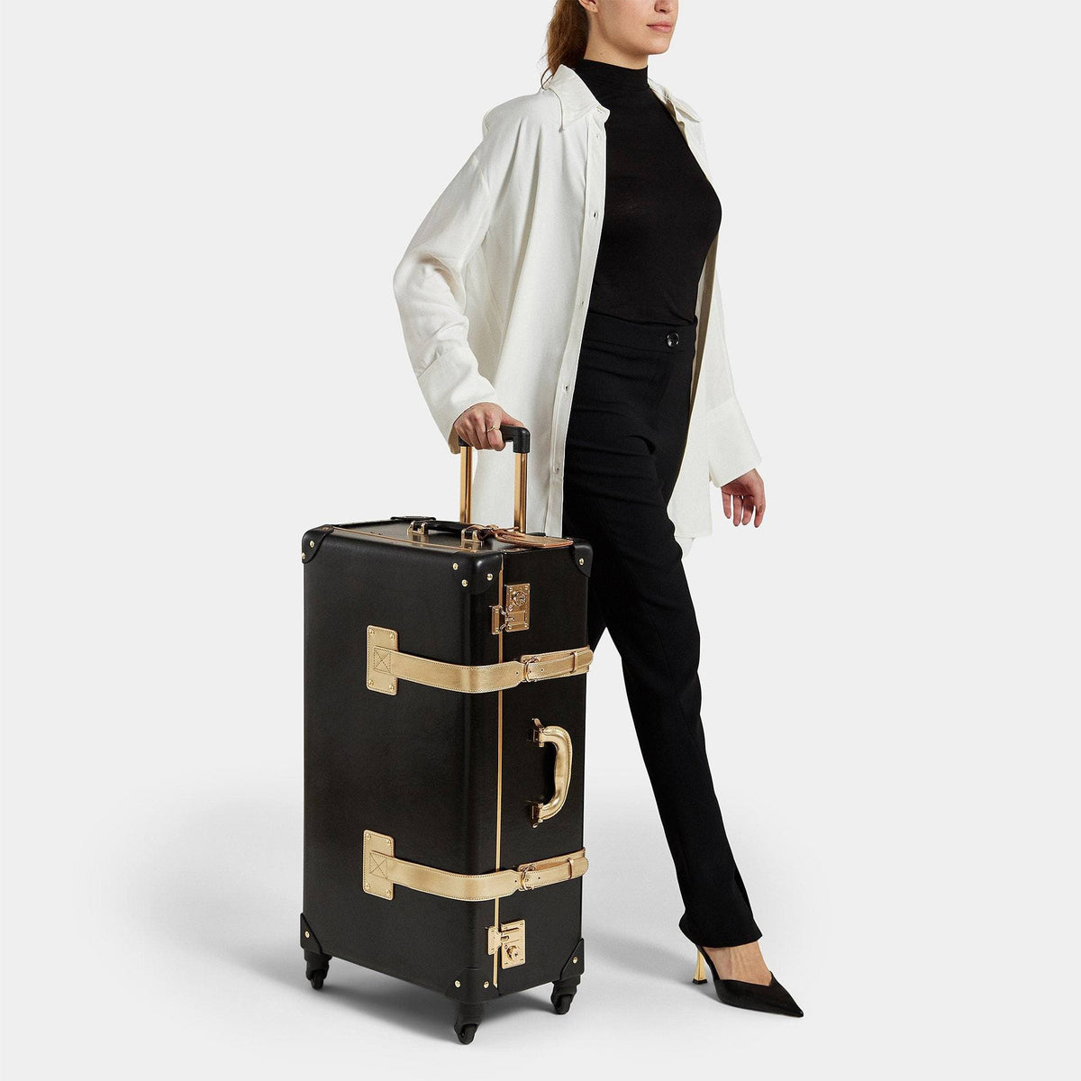 The Soprano - Black Check In Spinner Check In Spinner Steamline Luggage 