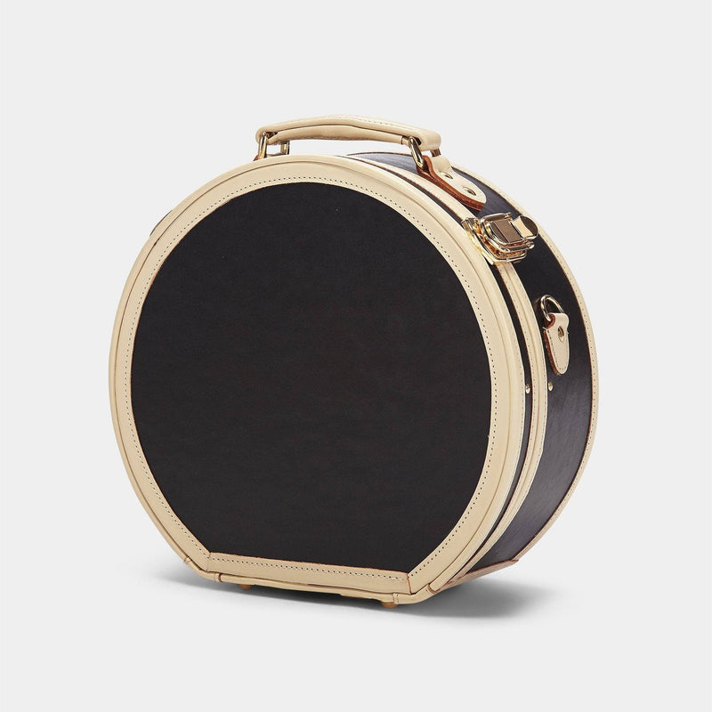 Angled product view of the small hatbox Starlet fibreboard suitcase in black